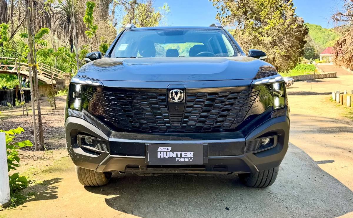 Pick up Changan Hunteer REEV trompa