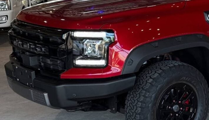 Esta pick up mediana con 241 CV llega para competir contra Toyota Hilux y Ford Ranger con un precio más bajo 1 Pick up JMC GRAND AVENUE DADAO PRO teaser