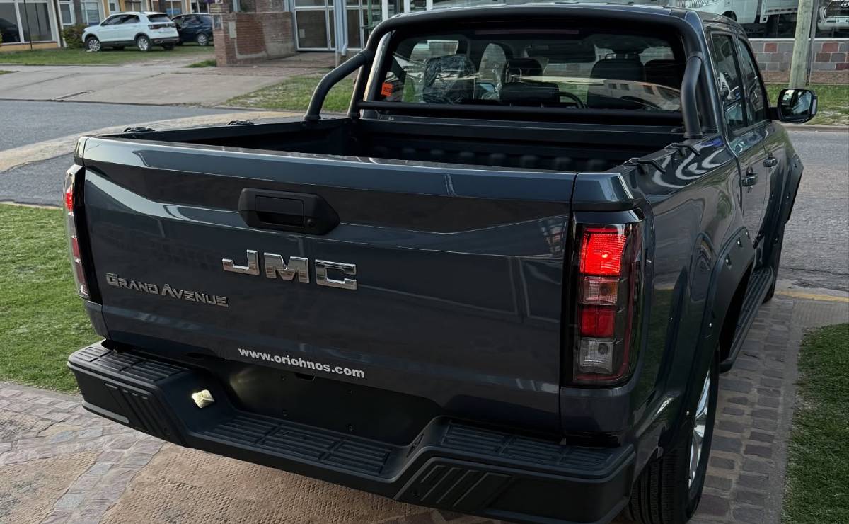 Pick up JMC GRAND AVENUE GL trasera