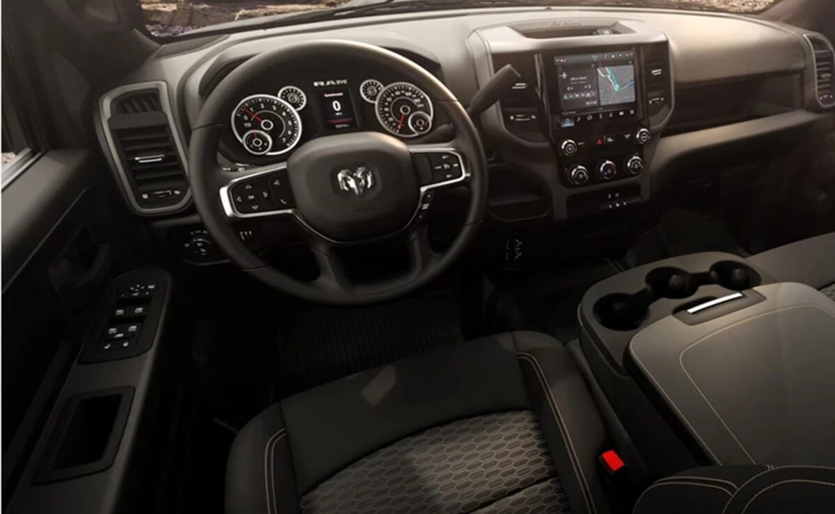 RAM 4000 interior