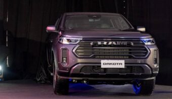RAM Dakota frente 1