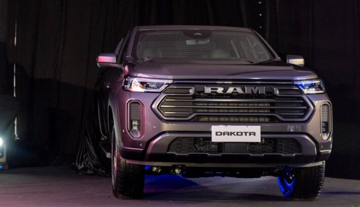 RAM Dakota frente 1