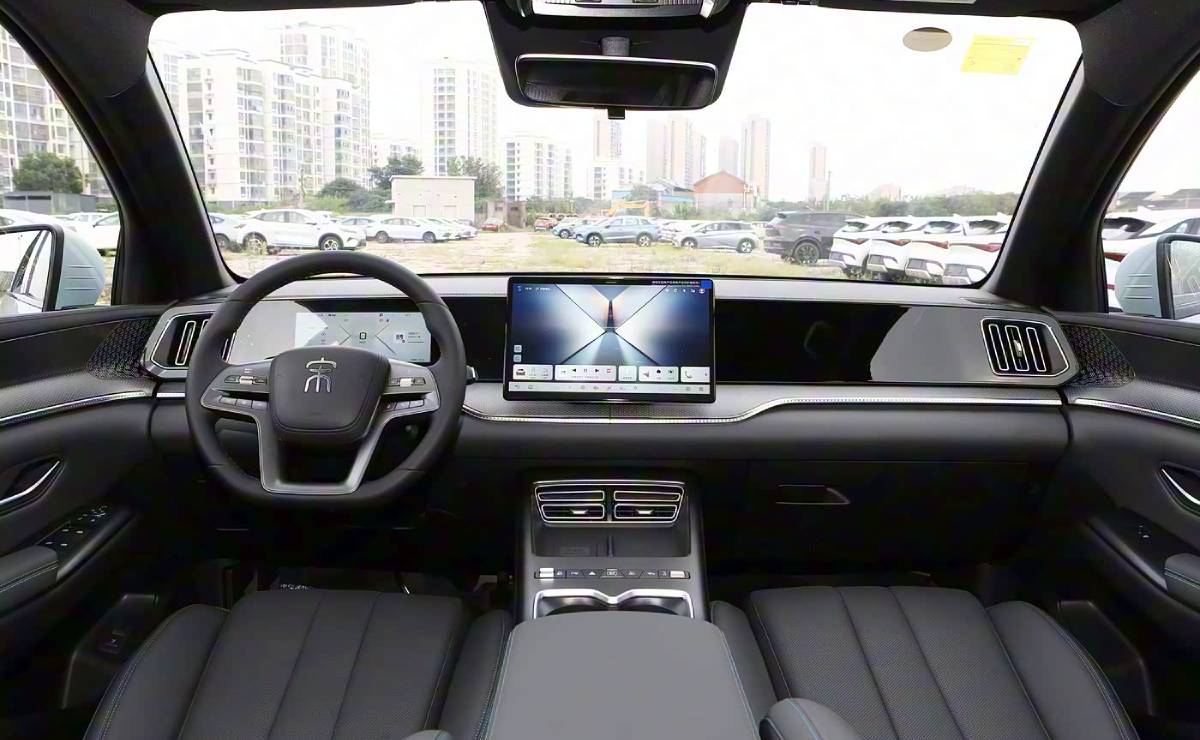 SUV BYD Song Pro DM i 2026 interior