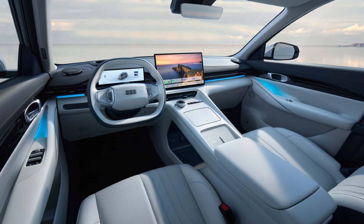 SUV Geely EX5 interior