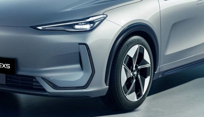 SUV Geely EX5 teaser faro