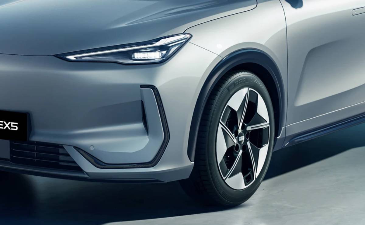SUV Geely EX5 teaser faro