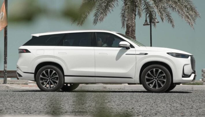 SUV Jaecoo J8 perfil