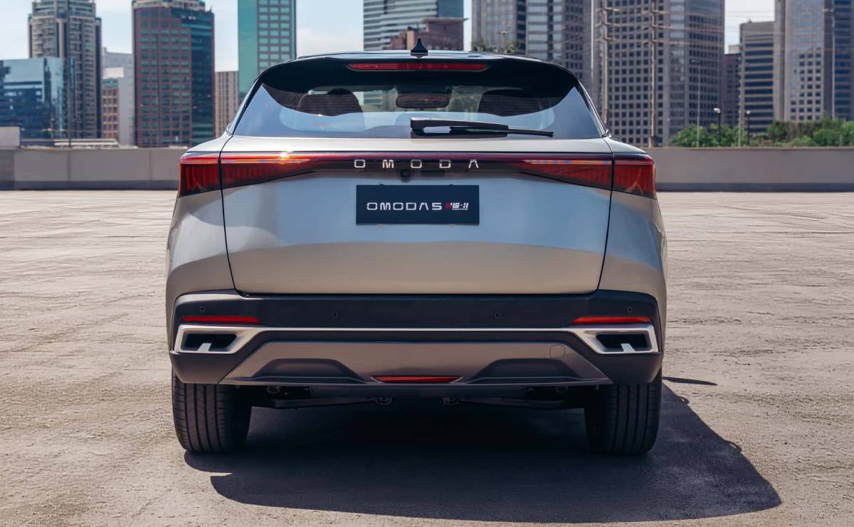 SUV Omoda 5 HEV cola