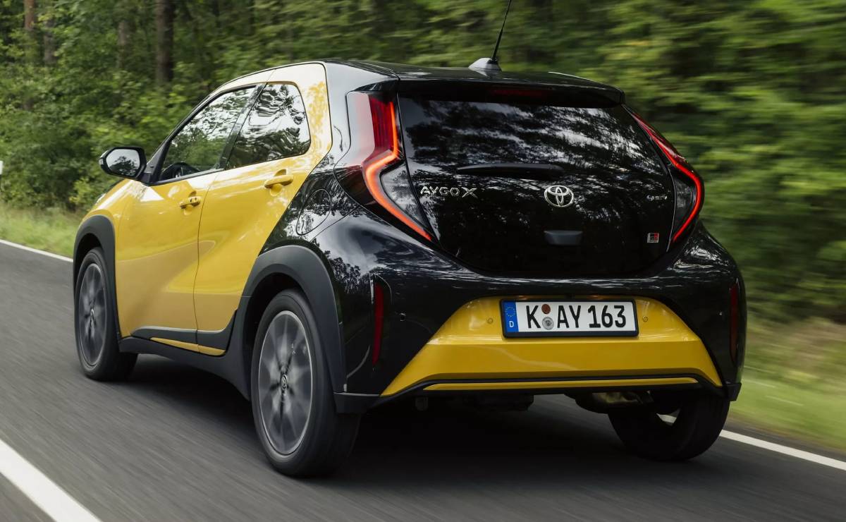 Toyota Aygo X GR Sport accion trasera