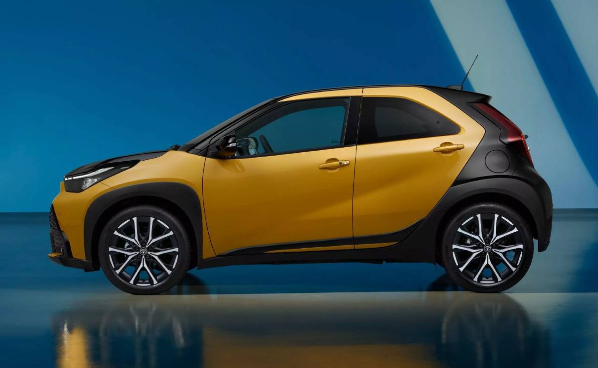 Toyota Aygo X GR Sport perfil