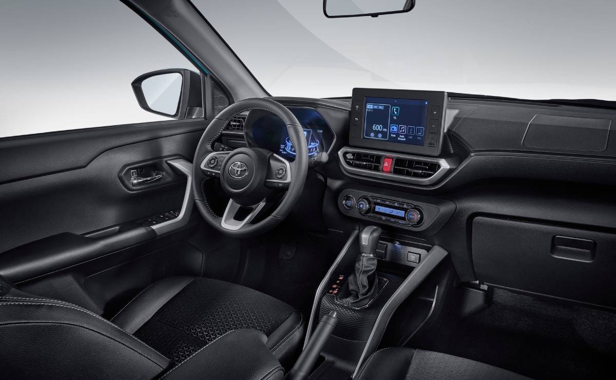 Toyota y su SUV más barato: tamaño Yaris, motor turbo y bajo consumo de combustible 6 Toyota Raize interior