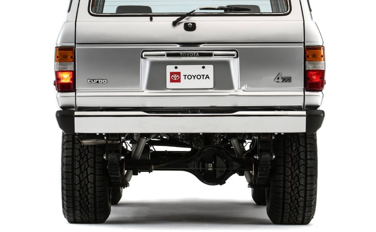 Con el motor de su pick up más importante: Toyota revivió un histórico SUV de los 80 1 Toyota Turbo Trail Cruiser cola