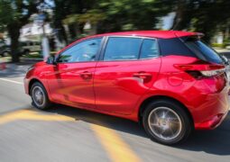 Toyota Yaris perfil 1