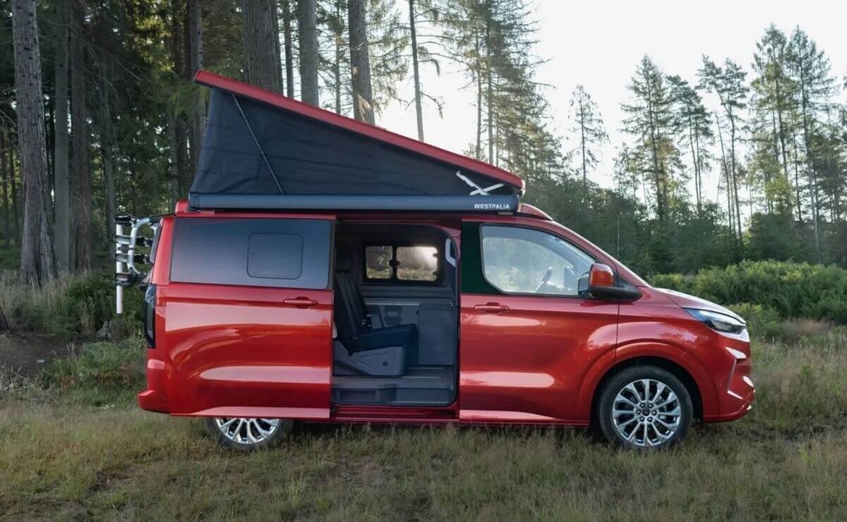 Ford lanza la furgoneta que va por Volkswagen y Toyota: ¿por qué considera que es la ideal? 3 Una Ford Transit Nugget