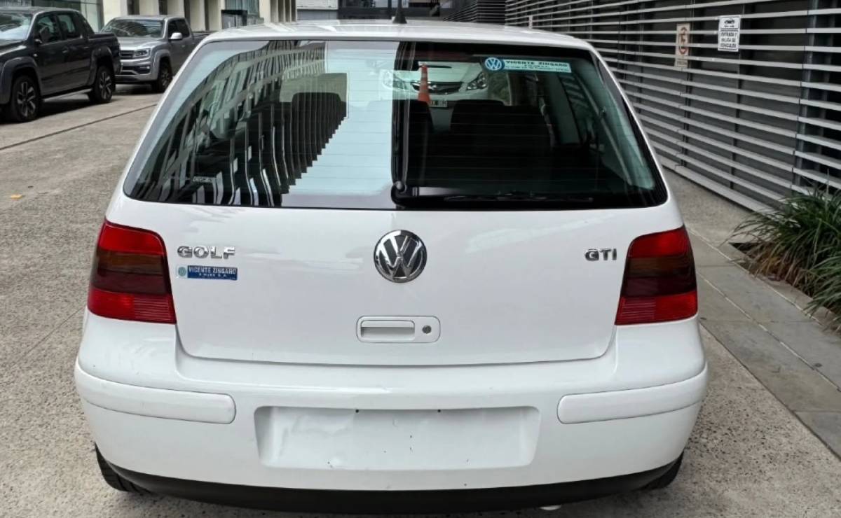 Volkswagen Golf Mk4 trasera