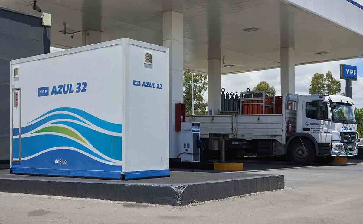 YPF AdBlue 32 4