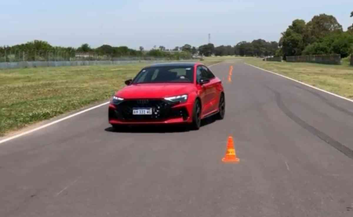 Audi RS3 Sedán Test Drive 1 audi RS3 sedan