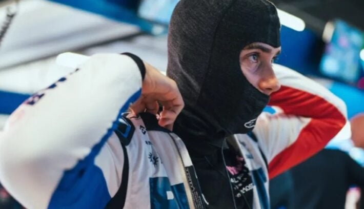 Franco Colapinto traje especial GP de Singapur de F1 2025