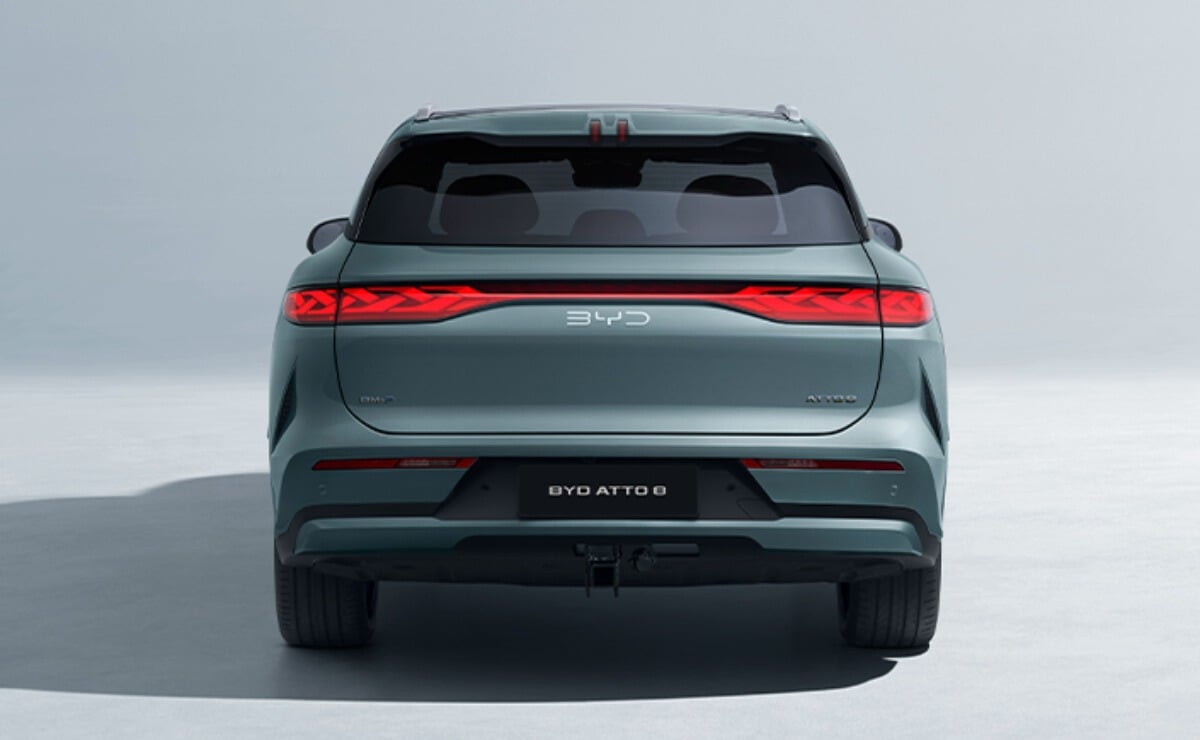 Este SUV chino con tecnología avanzada supera los 1.000 km de autonomía: ¿cuánto cuesta? 1 SUV BYD ATTO 8
