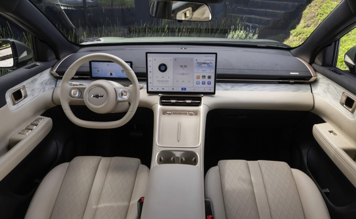 Chevrolet lanzó este renovado SUV que va por Volkswagen Tiguan y tiene mejor precio 4 Chevrolet Captiva PHEV interior