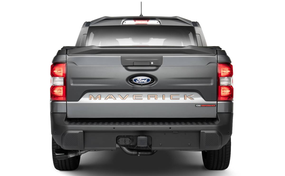 Ford Maverick 300T cola