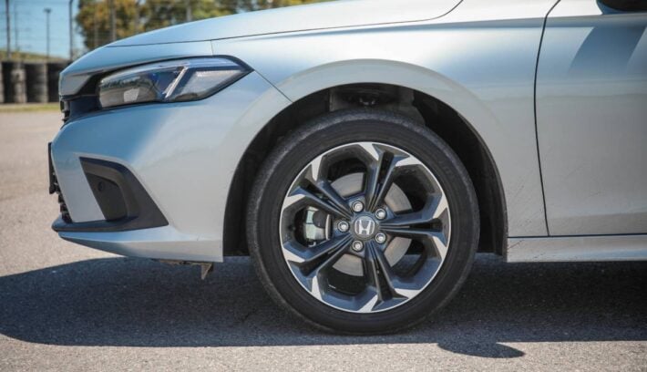 Honda Civic llanta 1