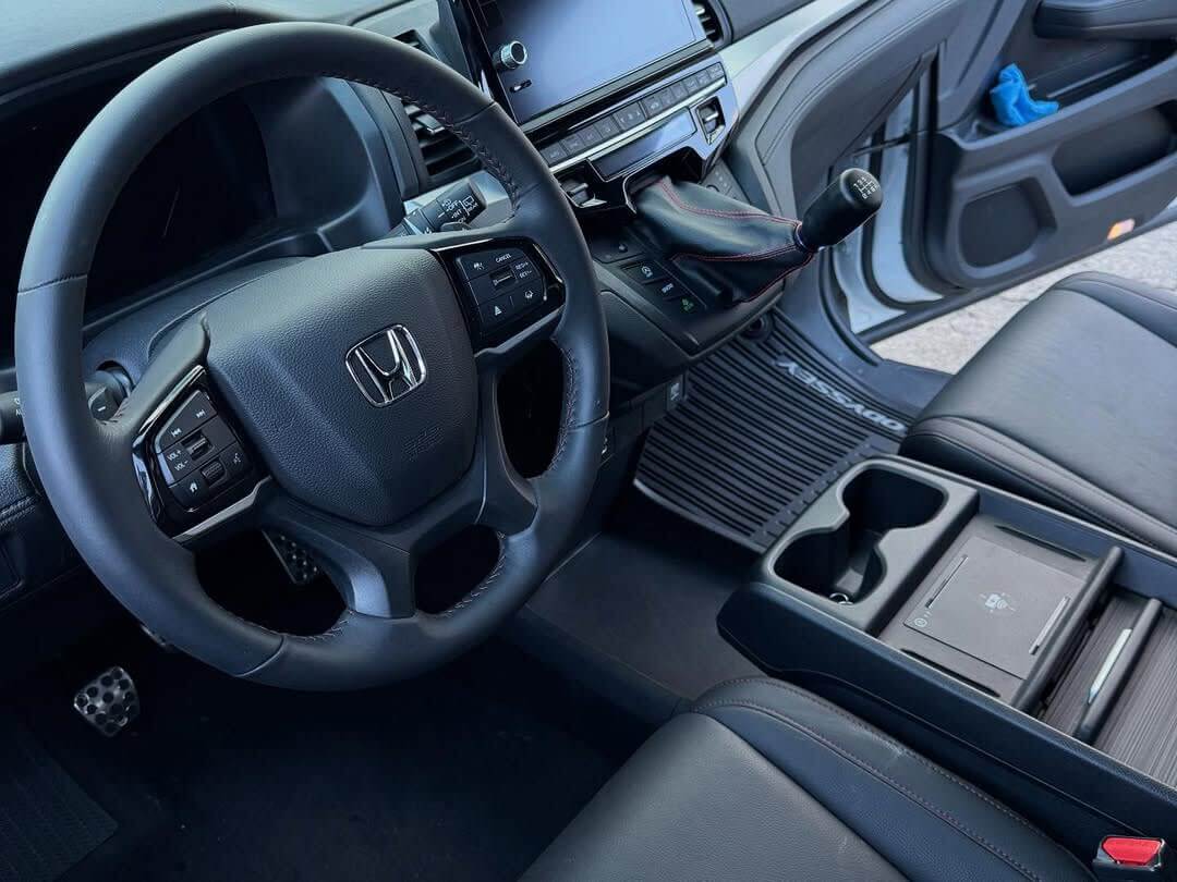 Como con el Civic, Honda lanza la versión más radical de esta minivan para vencer a Toyota 4 Honda Odyssey Type R por dentro