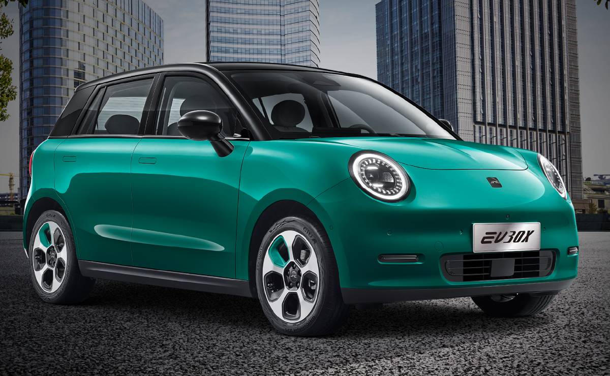 Se presentó un nuevo auto eléctrico urbano con diseño llamativo que sorprende por su equipamiento de serie 5 JAC EV30X lanzamiento accion
