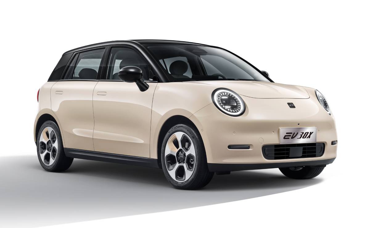 Se presentó un nuevo auto eléctrico urbano con diseño llamativo que sorprende por su equipamiento de serie 2 JAC EV30X lanzamiento frente