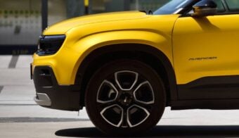 Jeep Avenger perfil trompa