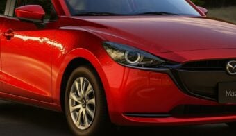 Mazda 2, el modelo con carrocería hatch y sedán con precio destacado