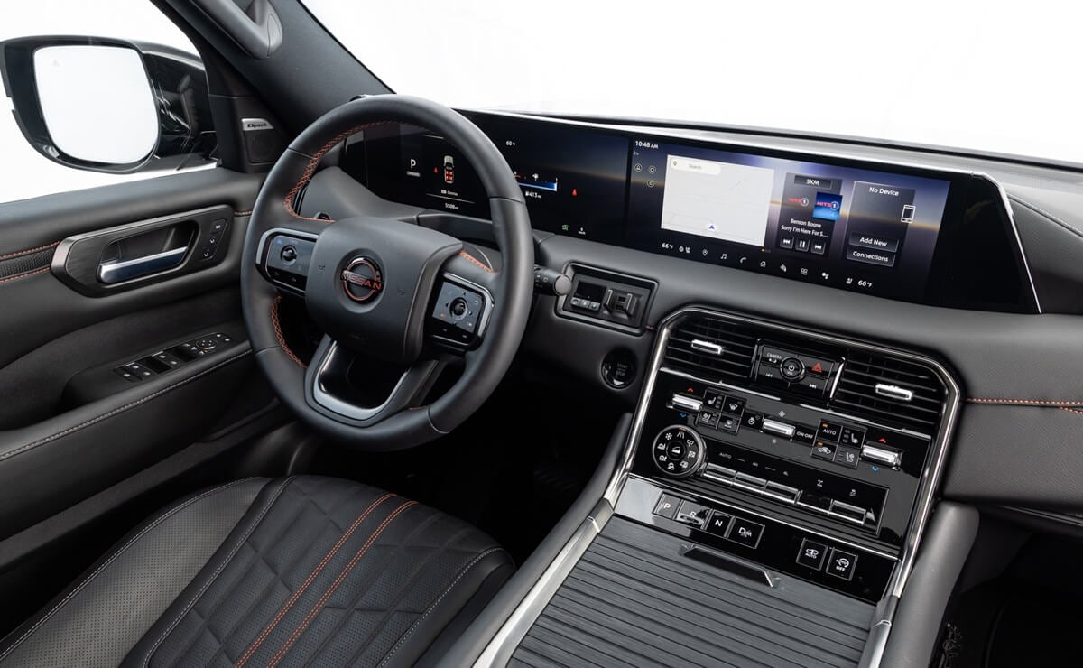 425 CV, versión premium de la Frontier y buen precio: Nissan actualizó este SUV 4 Nissan Armada interior