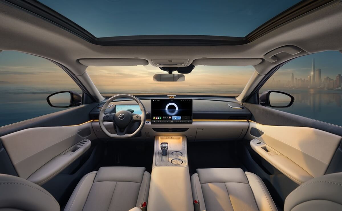 Superior a Sentra, pero más barato: Nissan lanzó un sedán para competir contra Toyota Corolla 4 Nissan Teana por dentro