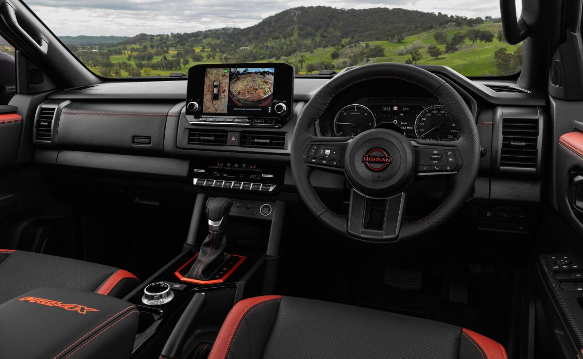 Nissan renovó su pick up más vendida para ir contra Toyota y Ford: ¿en qué cambia este modelo? 4 Nueva Nissan Frontier interior 1