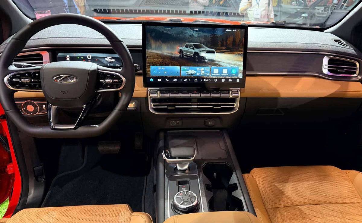 Una nueva pick up china podría llegar a la región para competir contra Toyota Hilux y Ford Ranger 5 Pick up Chery Himla interior 2