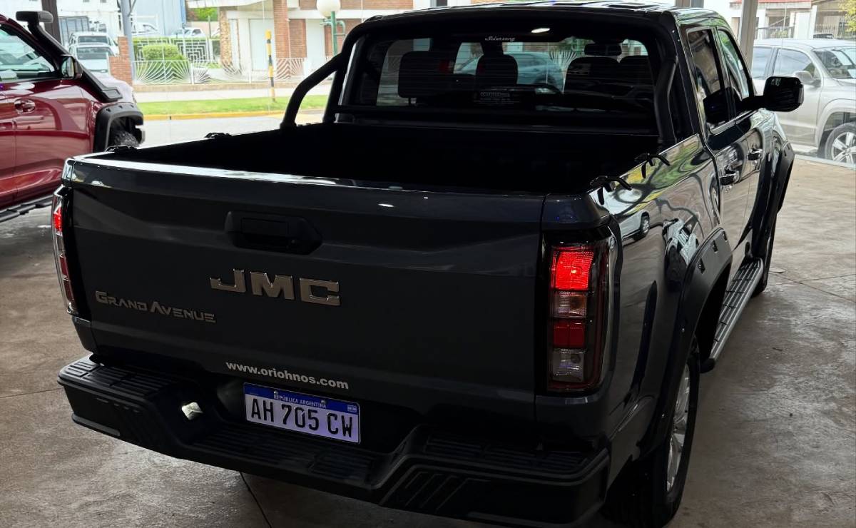 Menos de 30.000 dólares: la pick up china con 241 CV que desafía a Toyota y Ford con su precio 5 Pick up JMC GRAND AVENUE GL cola