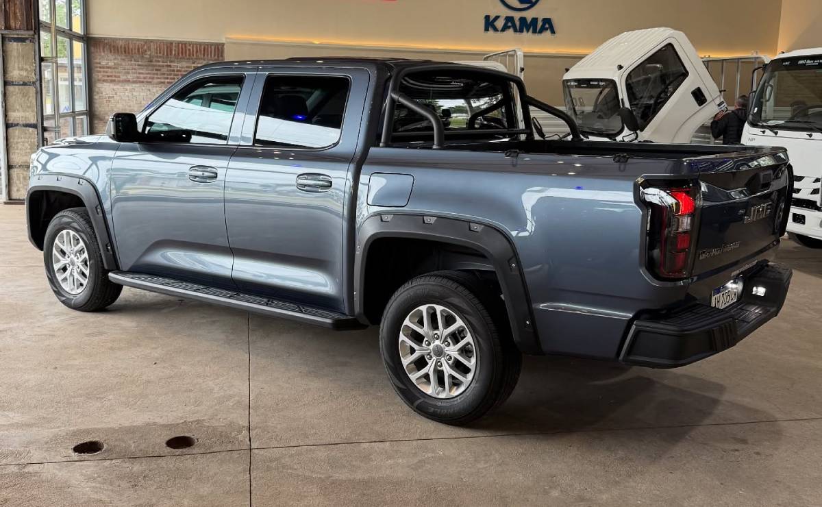 Menos de 30.000 dólares: la pick up china con 241 CV que desafía a Toyota y Ford con su precio 1 Pick up JMC GRAND AVENUE GL trasera 1