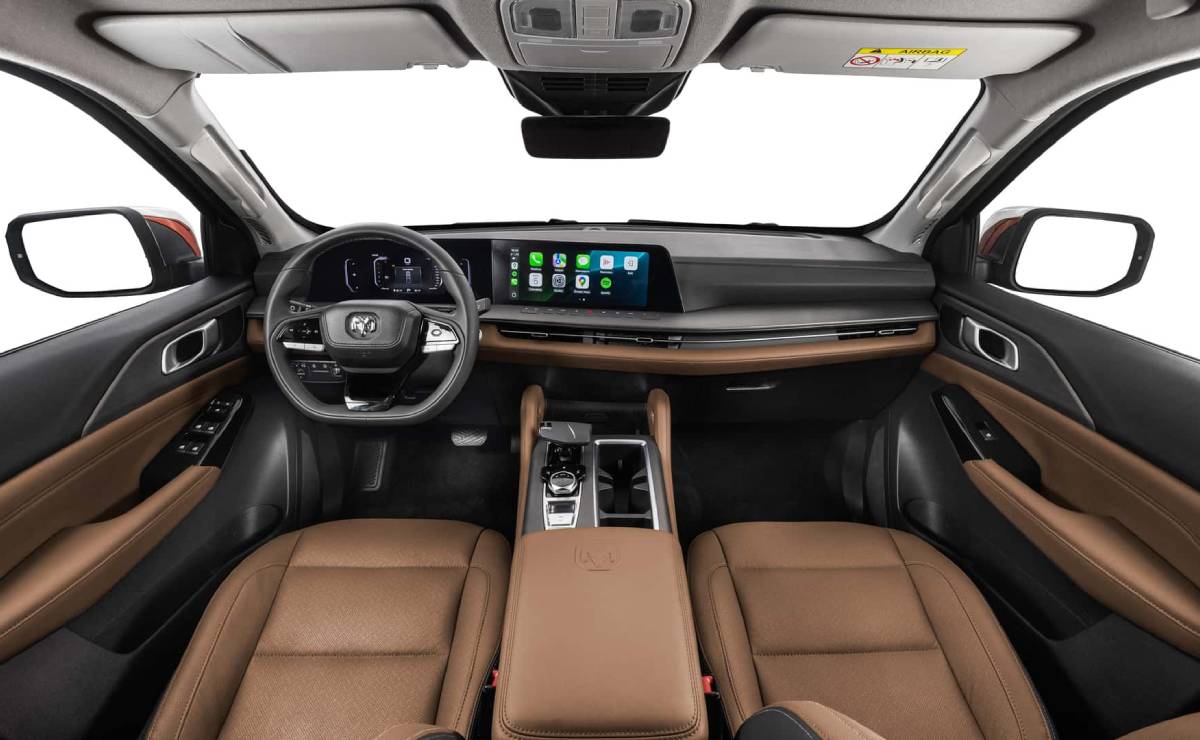 La nueva pick up mediana que llega para competir con Hilux y Ranger: ¿podrá ser referente? 5 Pick up RAM Dakota interior