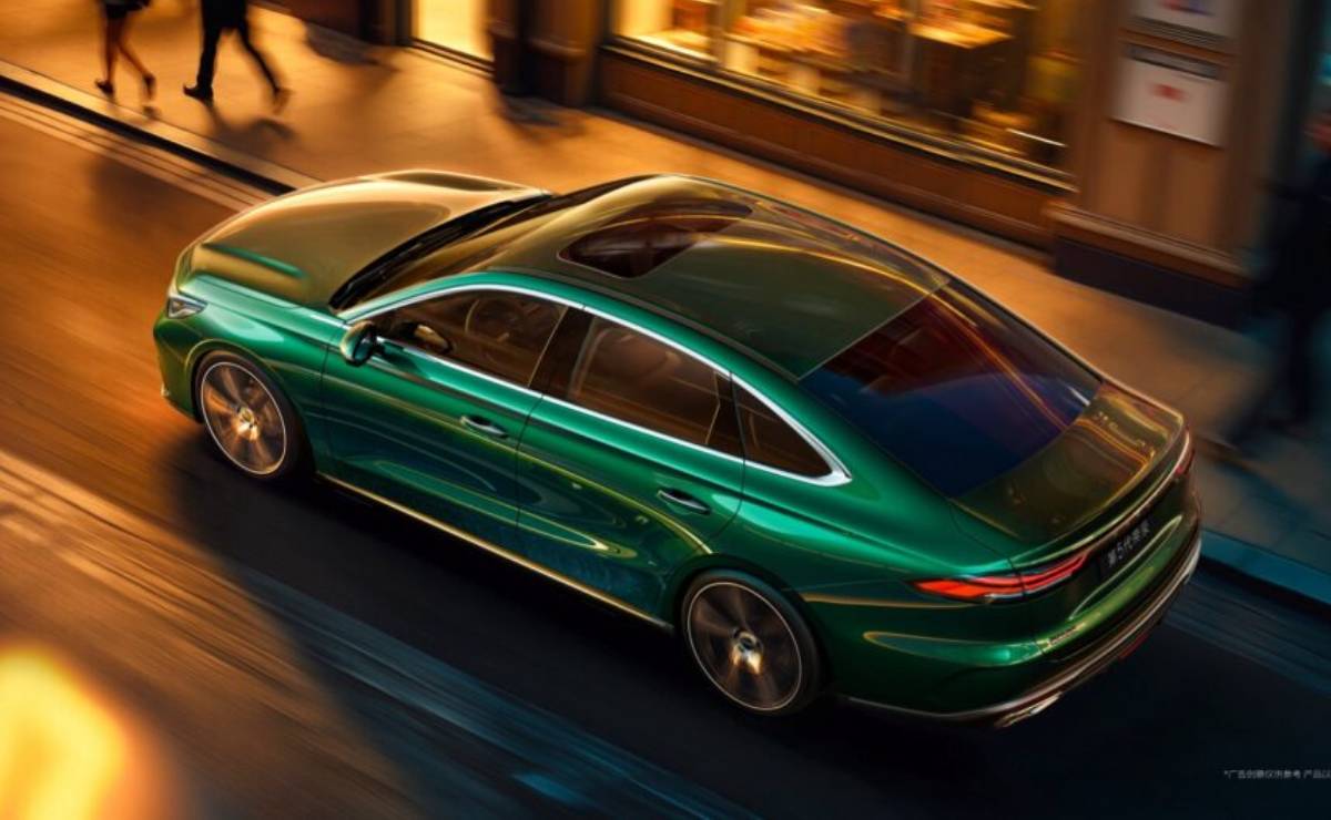 Sedan Geely Emgrand 2026 trasera