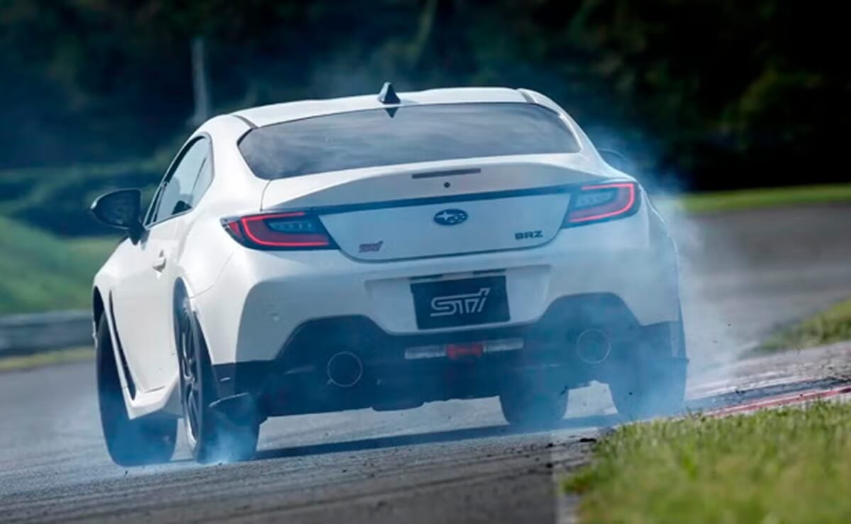 228 CV, exclusivo y más barato: Subaru lanzó esta nueva versión del modelo que va por Toyota 3 Subaru BRZ STI Sport Type RA perfil