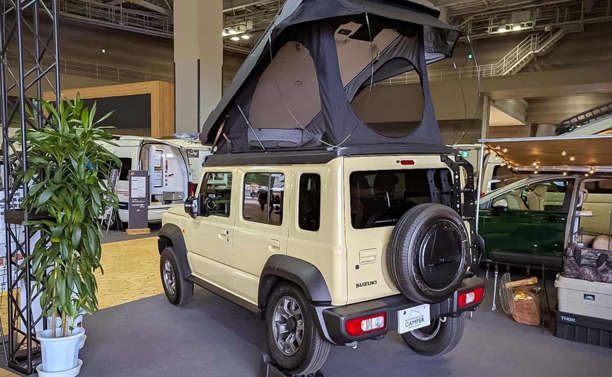 Suzuki presentó un particular SUV que se basa en Toyota Hilux: ¿en qué se diferencia? 4 Suzuki Jimny en una version especial