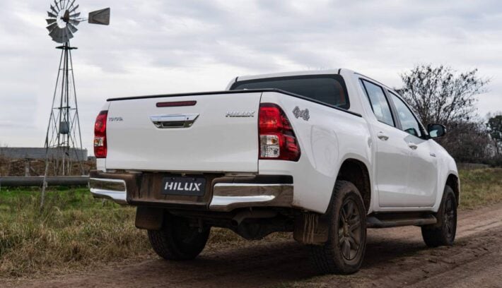 Toyota Hilux precio noviembre