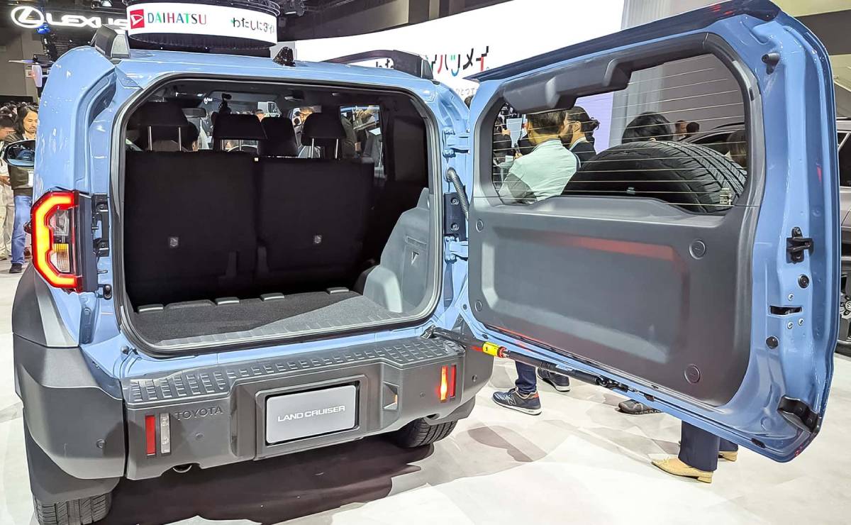 Toyota Land Cruiser FJ baul