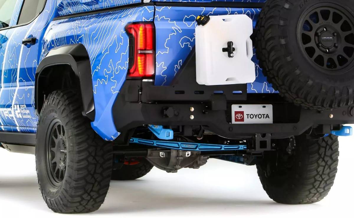 Esta Toyota Tacoma tiene dos motores, casi 550 CV y tecnología avanzada: ¿qué la hace una pick up distinta? 1 Toyota Tacoma H2 Overlander teaser