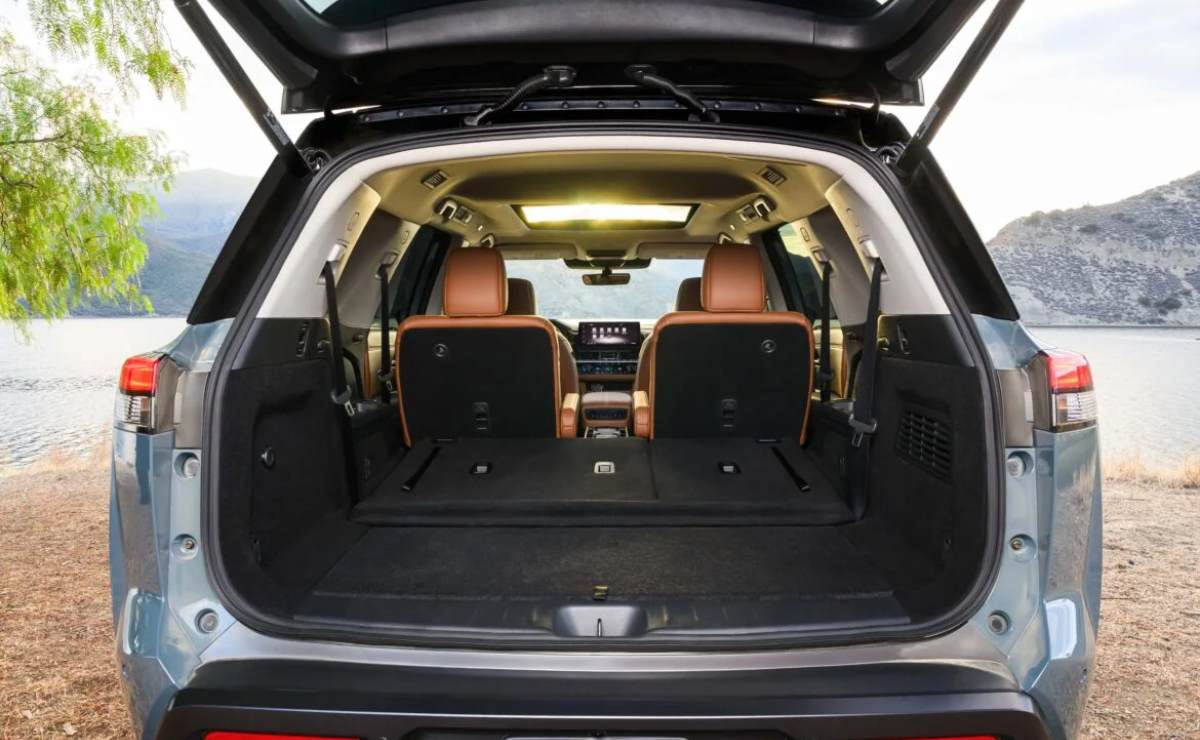 Siete asientos, motor V6 y casi 300 CV: así es la actualización del SUV más grande de Nissan 3 Nissan Pathfinder