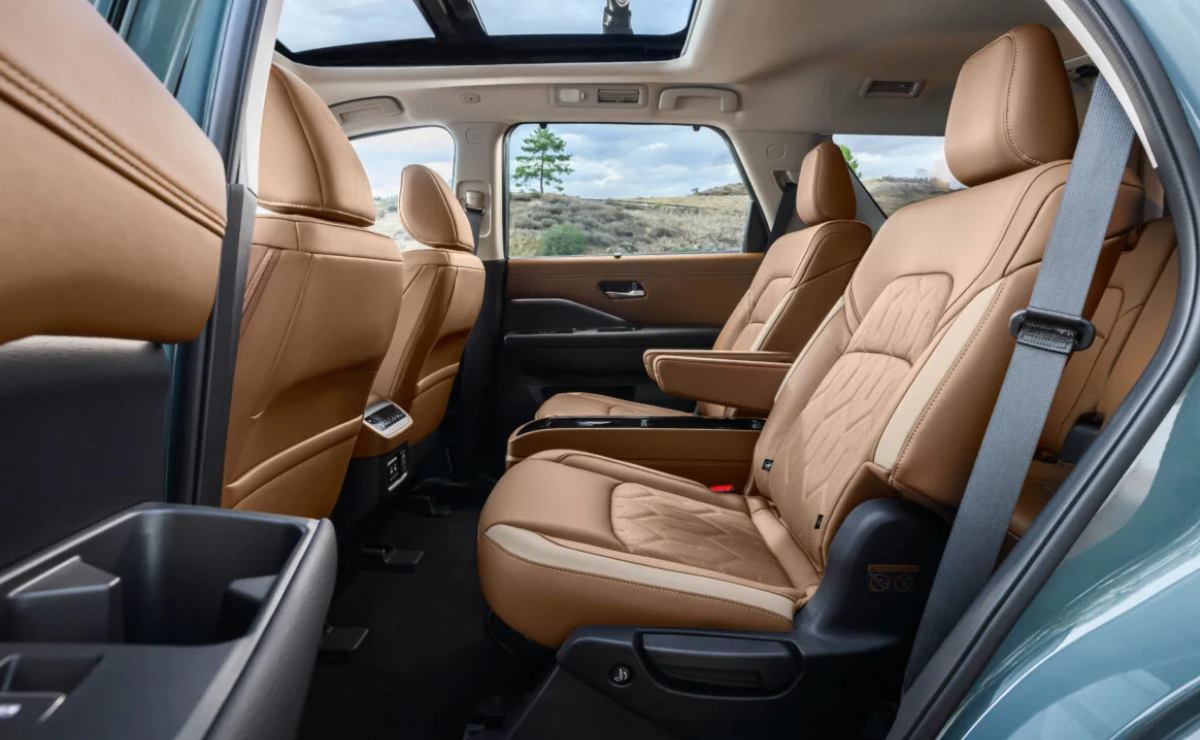 Siete asientos, motor V6 y casi 300 CV: así es la actualización del SUV más grande de Nissan 5 Nissan Pathfinder