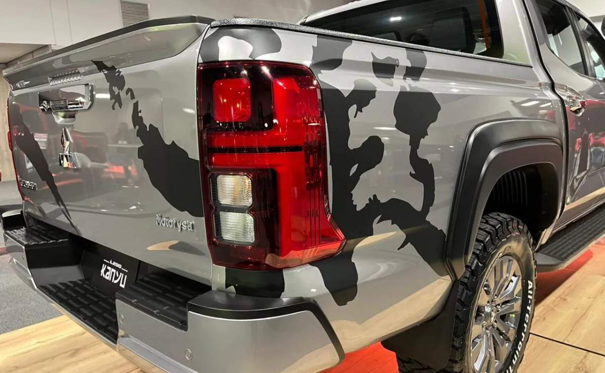 Pick up Mitsubishi L200 Kanyu