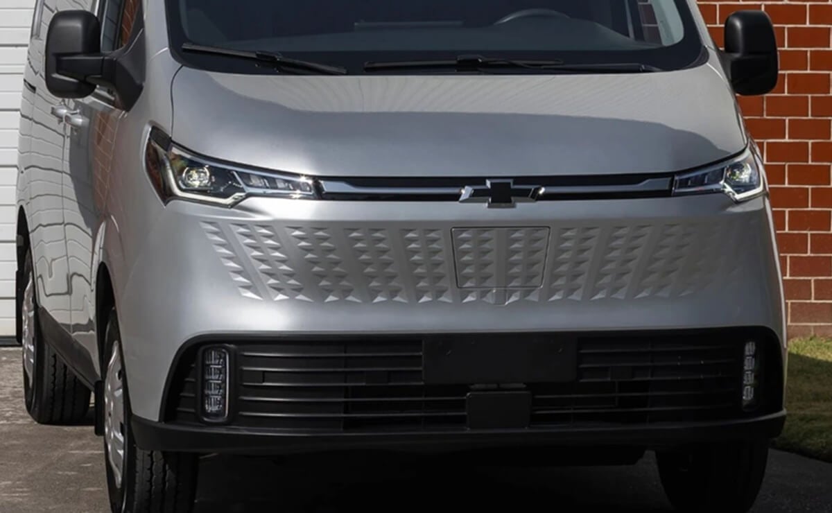 Gran relación precio-equipamiento para superar a Ford: Chevrolet lanzó su renovada furgoneta 1 Express Max EV, la renovada van de Chevrolet