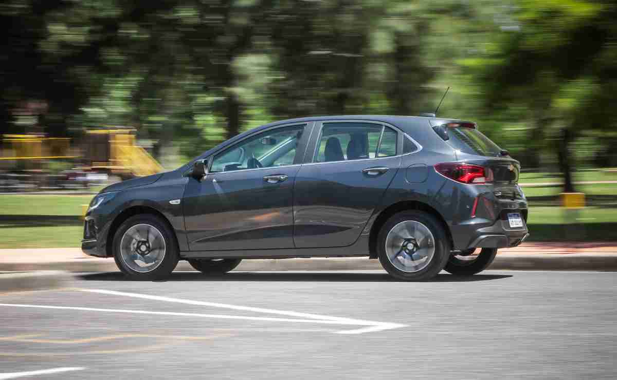 Prueba de consumo: ¿cuánto gasta el nuevo Chevrolet Onix? 2 Chevrolet Onix Premier 2025 2