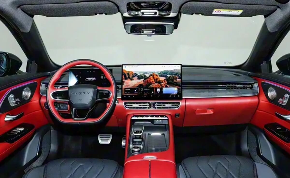 Chirey Arrizo 8 Pro interior